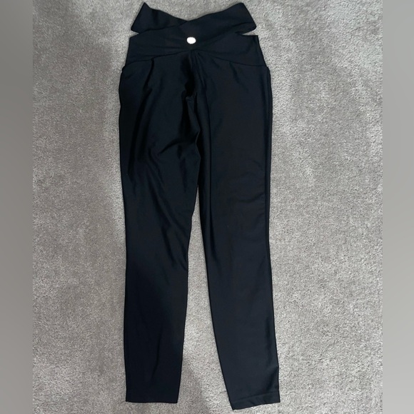 🖤Sommer Ray Cross Over Leggings - Picture 5 of 6